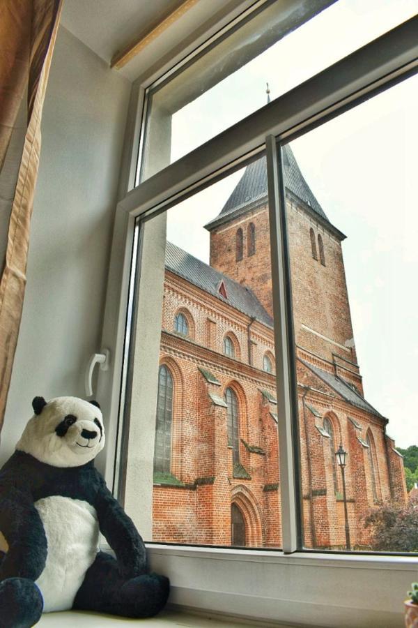 Panda House - Luxury In Old Town Apartment Тарту Екстериор снимка