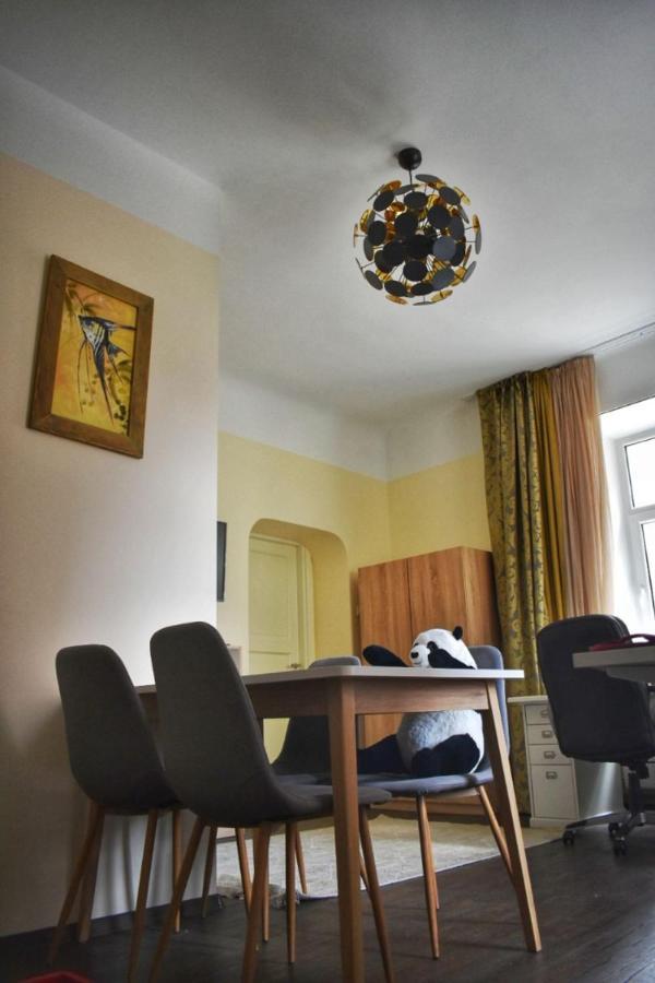 Panda House - Luxury In Old Town Apartment Тарту Екстериор снимка