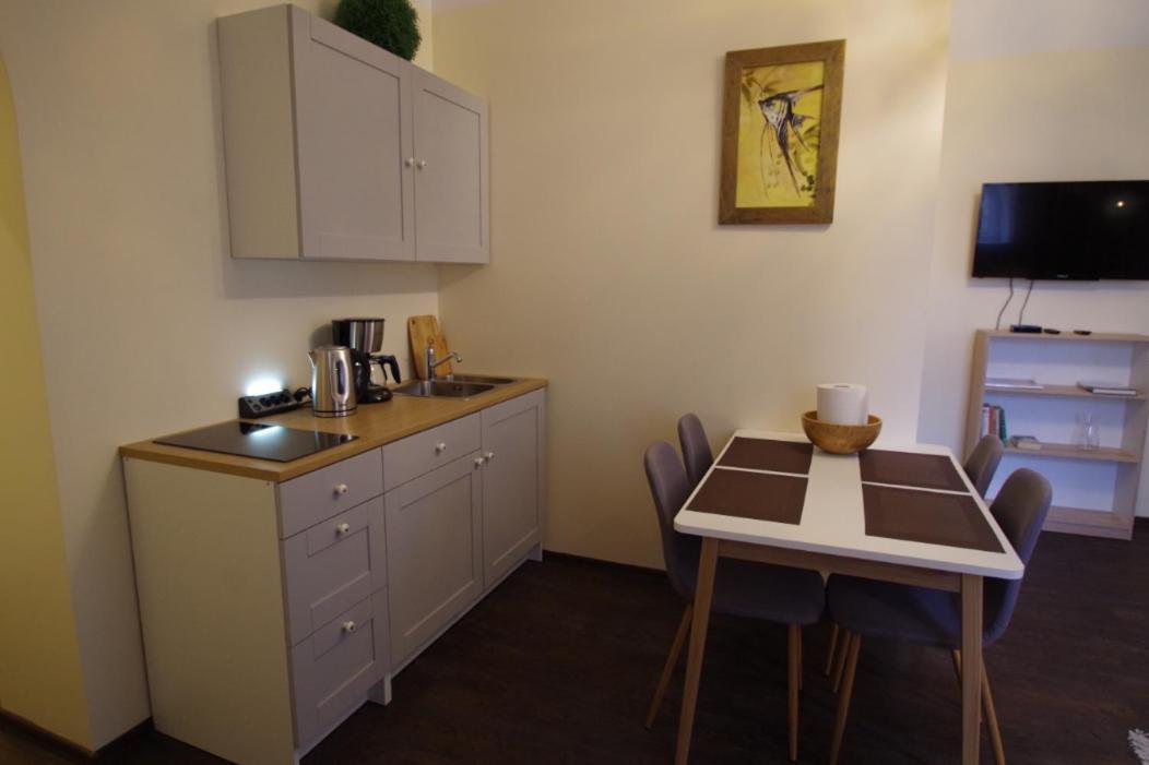 Panda House - Luxury In Old Town Apartment Тарту Екстериор снимка